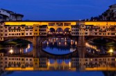 Ponte Vecchio, najstarszy z florenckich mostów, na rzece Arno