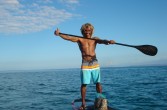 SUP (stand-up paddle board) stań na desce i wiosłuj.