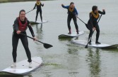 SUP (stand-up paddle board) stań na desce i wiosłuj.