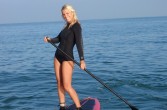 SUP (stand-up paddle board) stań na desce i wiosłuj.