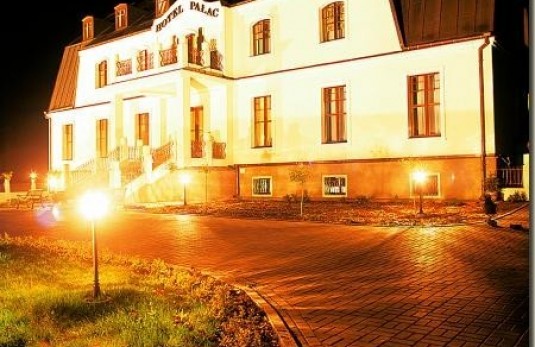 Hotele Pałac w Bydgoszczy Noclegi SPA Restauracja Konferencje Jedzenie 1