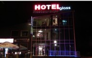 Hotele\W Radomiu\Noclegi\Restauracja\Konferencje\Wypożyczalnia Aut\Glass