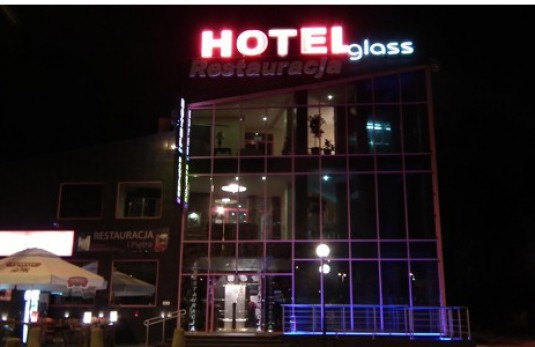 Hotele\W Radomiu\Noclegi\Restauracja\Konferencje\Wypożyczalnia Aut\Glass