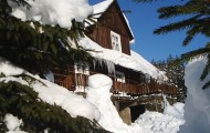 Chata w Beskidzie Śląskim - Kamesznica : domek zimą