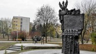 Staszów-Urząd Miasta-pomnik 2