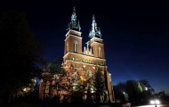 Kościół Świętego Krzyża w Kielcach-nocą 2