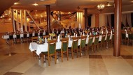 Dom weselny "Pod Ulubionym Jaworem" Jawor Noclegi Wesela Catering Imprezy Restauracja