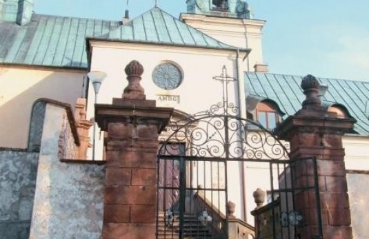 Karczówka Kościół św. Karola Boromeusza-wejście